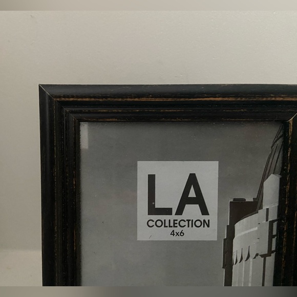 🆕 Distressed Dark Wood Photo Frame - 4” x 6” - Picture 2 of 3